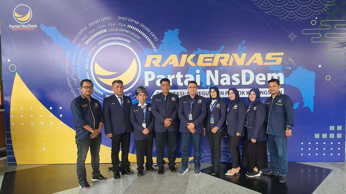 pengurus nasdem karimun Ketua DPD Partai NasDem Karimun Jusrizal dan sejumlah pengurus ketika menghadiri Rakernas di Jakarta beberapa waktu lalu. (foto: Dokumentasi pribadi)