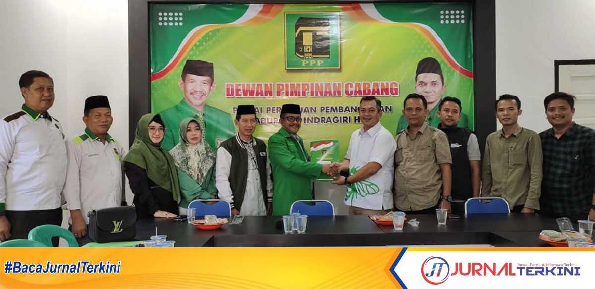 Tim Desk Pilkada PPP Inhil, Senin (27/5/2024) menerima berkas pendaftaran Dani M Nursalam sebagai calon bupati untuk Pilkada 2024. (jurnalterkini.id/abdullah)