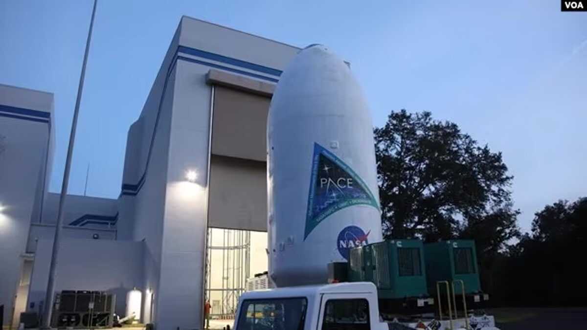 satelit pace nasa FILE - Satelit pengamatan bumi terbaru NASA, PACE (Plankton, Aerosol, Cloud, ocean Ecosystem).