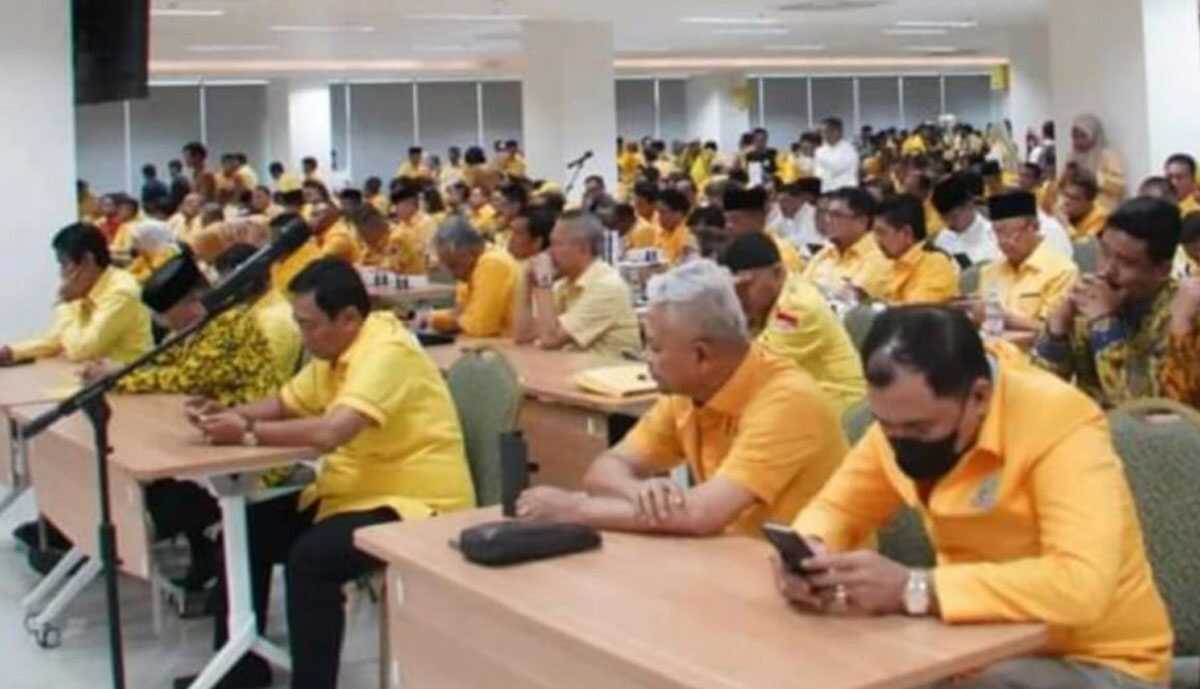 silaturahmi golkar jelang pilkada Raja Bakhtiar (2 kanan) ketika menghadiri acara silaturahmi dan pengarahan Ketua Uumum kepada bakal calon kepala daerah dan bakal calon wakil kepala daerah untuk Pilkada 2024 di Jakarta belum lama ini. (dokumentasi pribadi)