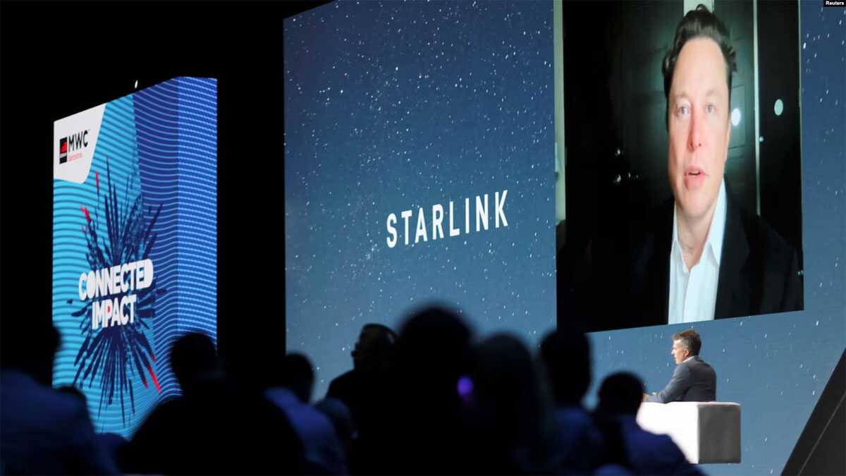 starlink ILUSTRASI - Mobile World Congress (MWC) di Barcelona, Spanyol, 29 Juni 2021, menampilkan pendiri SpaceX dan CEO Tesla Elon Musk. (REUTERS/Nacho Doce)