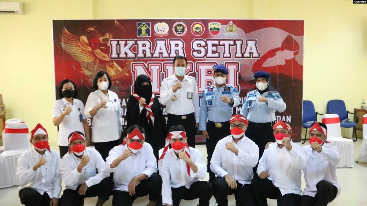 terpidana terorisme di sumut Delapan terpidana terorisme di Sumatra Utara yang bersumpah setia kepada Republik Indonesia. Rabu, 9 Maret 2022. (Sumber: Humas Kemenkumham Sumatra Utara)