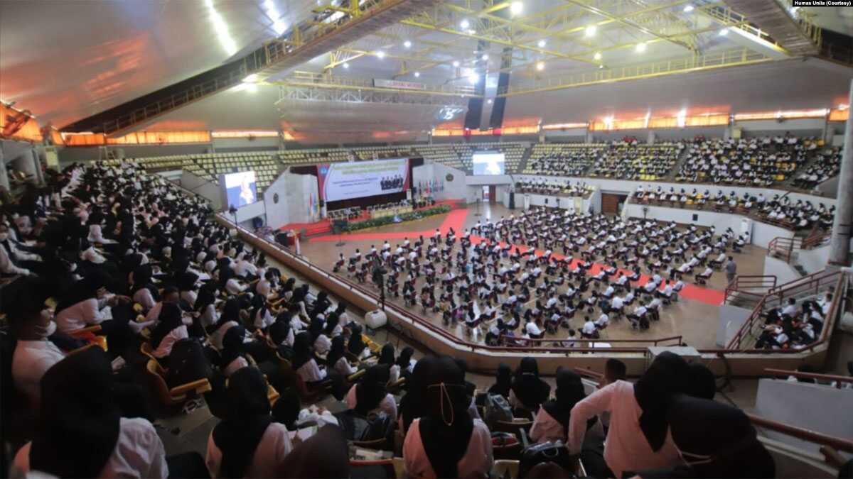 uang kuliah mahal Sebanyak 9.277 mahasiswa baru Universitas Lampung (Unila) mengikuti Pengenalan Kehidupan Kampus bagi Mahasiswa Baru (PKKMB) Senin, 15 Agustus 2022 sebagai ilustrasi. (Foto: Humas Unila)