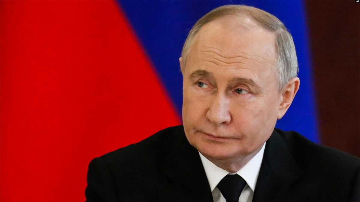 vladimir putin Presiden Rusia Vladimir Putin mengesahkan aturan yang mengizinkan penyitaan aset-aset AS di Rusia. (foto: AP)