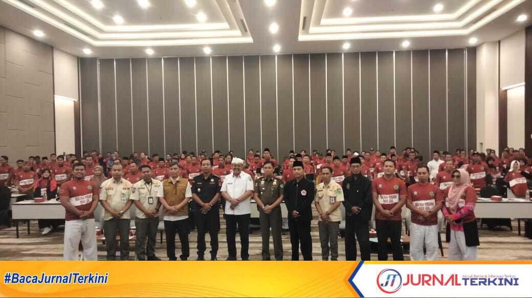 IMG-20240605-WA0133 Pemkab Pamekasan gelar sosialisasi perundang undangan bidang cukai di Hotel Azana Pamekasan. (jurnalterkini/fiki)