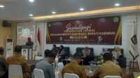 Ketua KPU Karimun membuka sosialisasi tahapan dan jadwal Pilkada 2024 di Hotel Alishan, Tanjung Balai Karimun, Selasa (11/6/2024). (jurnalterkini.id/yogi)