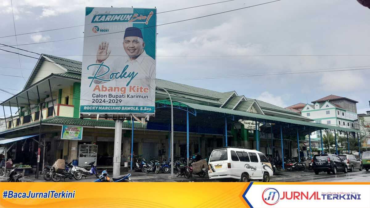 Ilustrasi: Baliho salah satu calon Bupati Karimun terpampang di dekat Pasar Mutiara, Tanjungbatu, Kecamatan Kundur. (jurnalterkini.id/yogi)