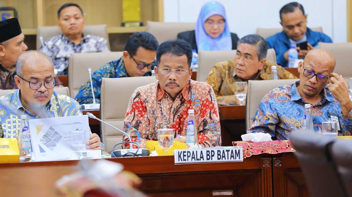 Kepala Badan Pengusahaan Batam (BP Batam), Muhammad Rudi hadiri Rapat Dengar Pendapat (RDP) dengan Komisi VI DPR RI di Gedung Nusantara I, Senin (10/6/2024). (foto: humas bp batam)