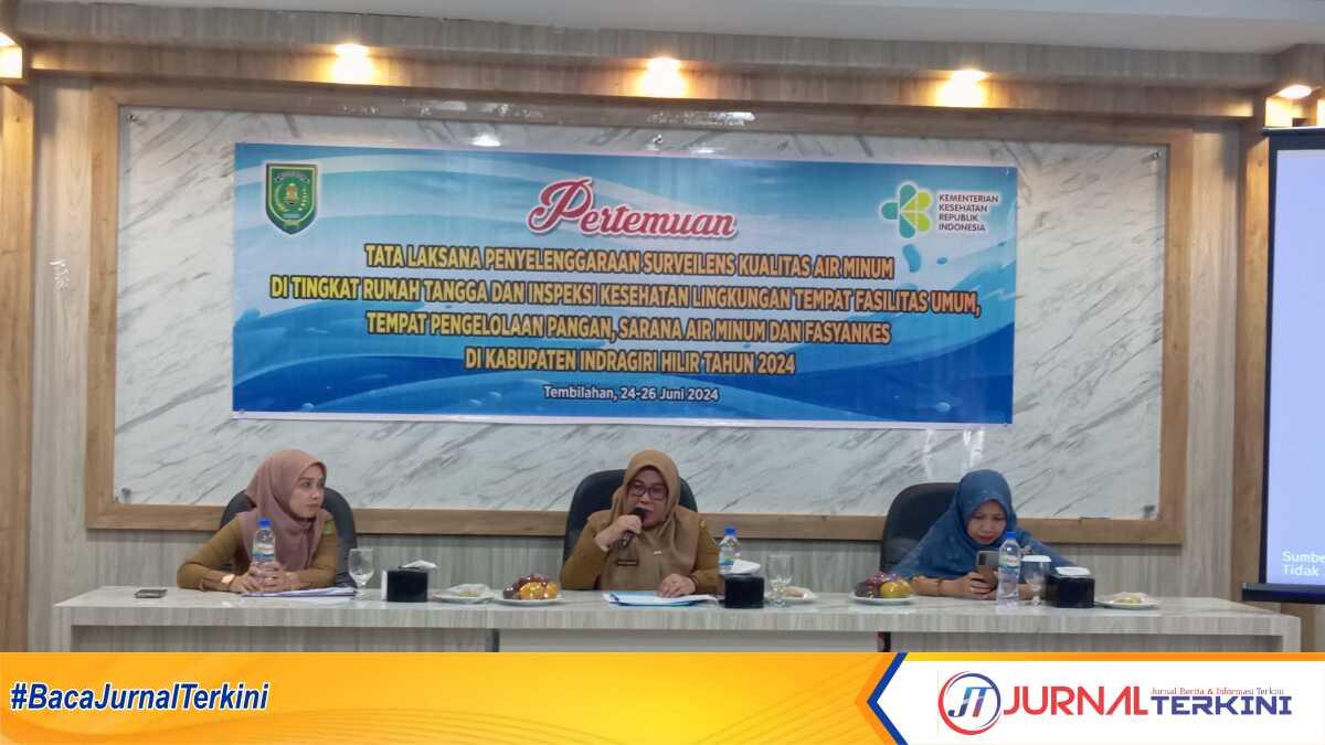 Dinas Kesehatan Kabupaten Indragiri Hilir (Dinkes Inhil) melaksanakan pertemuan tatalaksana penyelenggaraan Surveilens Kesehatan Air Minum di Tingkat Rumah Tangga (SKAMRT) di salah satu hotel di Kota Tembilahan, Senin (24/06/2024). (foto: Dinkes Inhil)