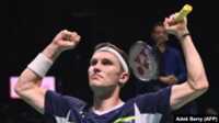viktor axelsen Viktor Axelsen merayakan kemenangannya melawan Zhao Junpeng dari Tiongkok pada final tunggal putra turnamen bulu tangkis Indonesia Open di Jakarta pada 19 Juni 2022. (Foto: AFP/Adek Berry)