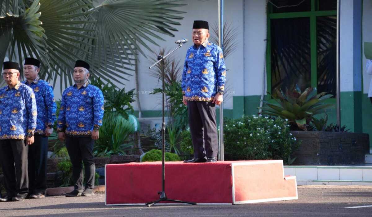 Badan Kepegawaian dan Pengembangan Sumber Daya Manusia (BKPSDM) PALI menggelar apel gabungan di lapangan Sekretariat Daerah, Kamis (17/4/2024). (Foto: Diskominfo PALI)