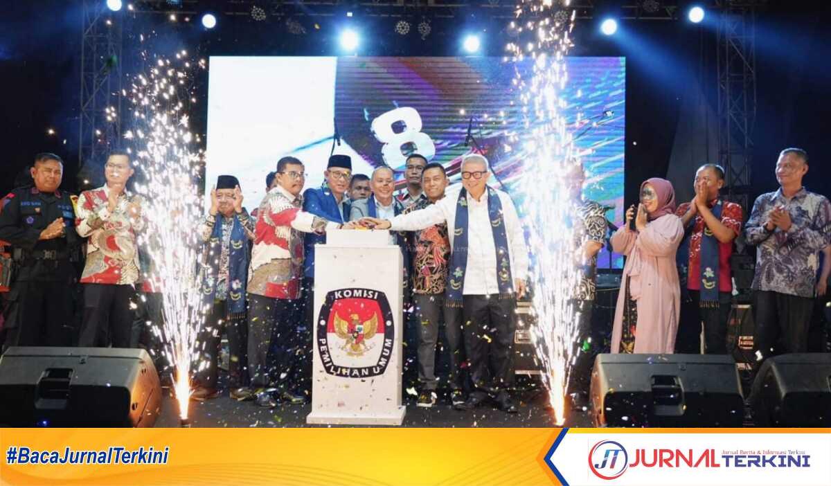 bupati pali luncurkan pilkada 2024 Peluncuran Pemilihan Bupati dan Wakil Bupati Kabupaten Pali 2024 yang diselenggarakan oleh Komisi Pemilihan Umum (KPU) PALI yang berlangsung meriah di lapangan parkir Gelora, Selasa (21/05/2024). (JurnalTerkini.id/alam budi kesuma)