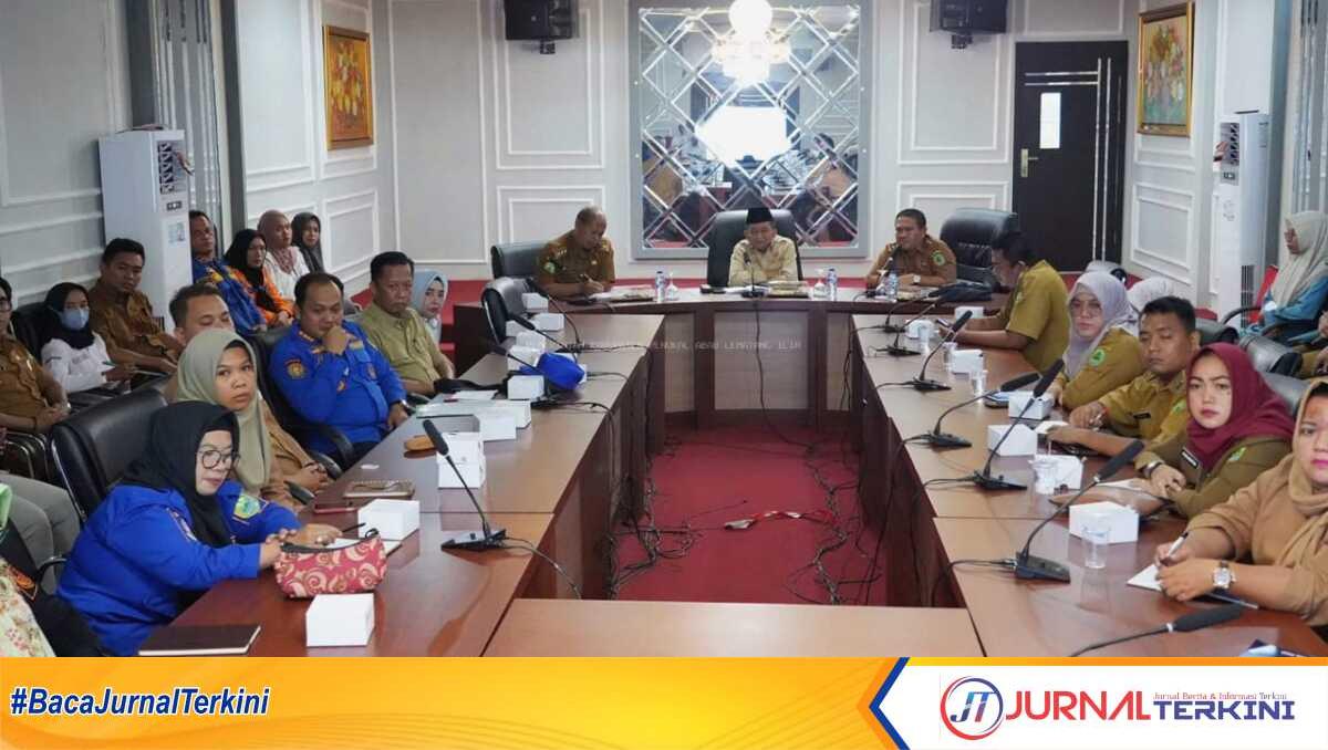 e-office pali Wakil Bupati Penukal Abab Lematang Ilir (PALI) Soemarjono memimpin rapat evaluasi penerapan E-Office di ruang rapat Kantor Bupati PALI, Rabu (22/5/2024). (JurnalTerkini.id/alam budi kesuma)