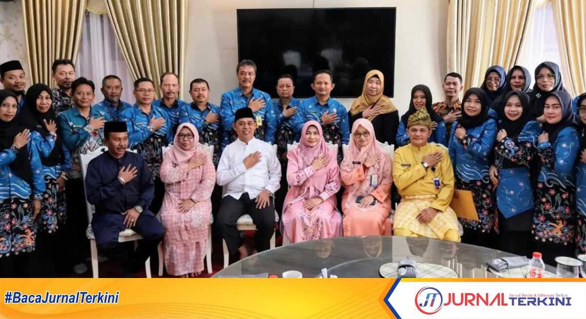 Dinas Kesehatan Kabupaten Indragiri Hilir (Dinkes Inhil) menggelar rapat evaluasi capaian pelaksanaan pengukuran dan intervensi serentak pencegahan stunting tahun 2024, bertempat di Rumah Dinas Bupati Inhil, Tembilahan, Jumat (05/07/2024). (JurnalTerkini.id/Abdullah)
