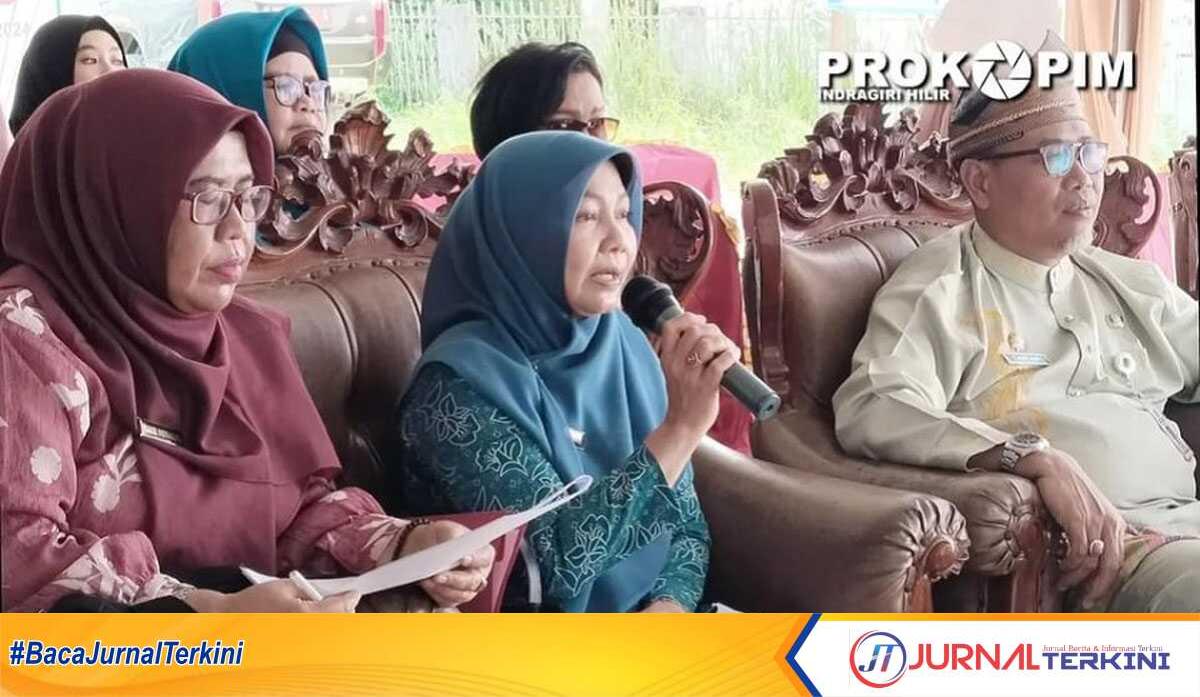 Pencanangan Gerakan Intervensi Serentak Pencegahan Stunting melalui zoom meetingdi Posyandu Mangga Jl. H. Abdul Gani Tembilahan, Kamis (13/6/2024) pagi. (prokopim inhil)