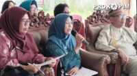 Pencanangan Gerakan Intervensi Serentak Pencegahan Stunting melalui zoom meetingdi Posyandu Mangga Jl. H. Abdul Gani Tembilahan, Kamis (13/6/2024) pagi. (prokopim inhil)