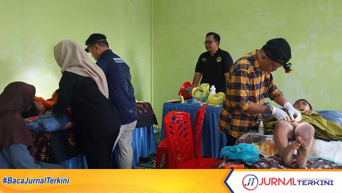 Paguyuban Warga Pasundan (PWP) Kabupaten Karimun menggelar khitanan atau sunatan massal gratis di Pamak, Kecamatan Tebing, Sabtu (6/7/2024).
