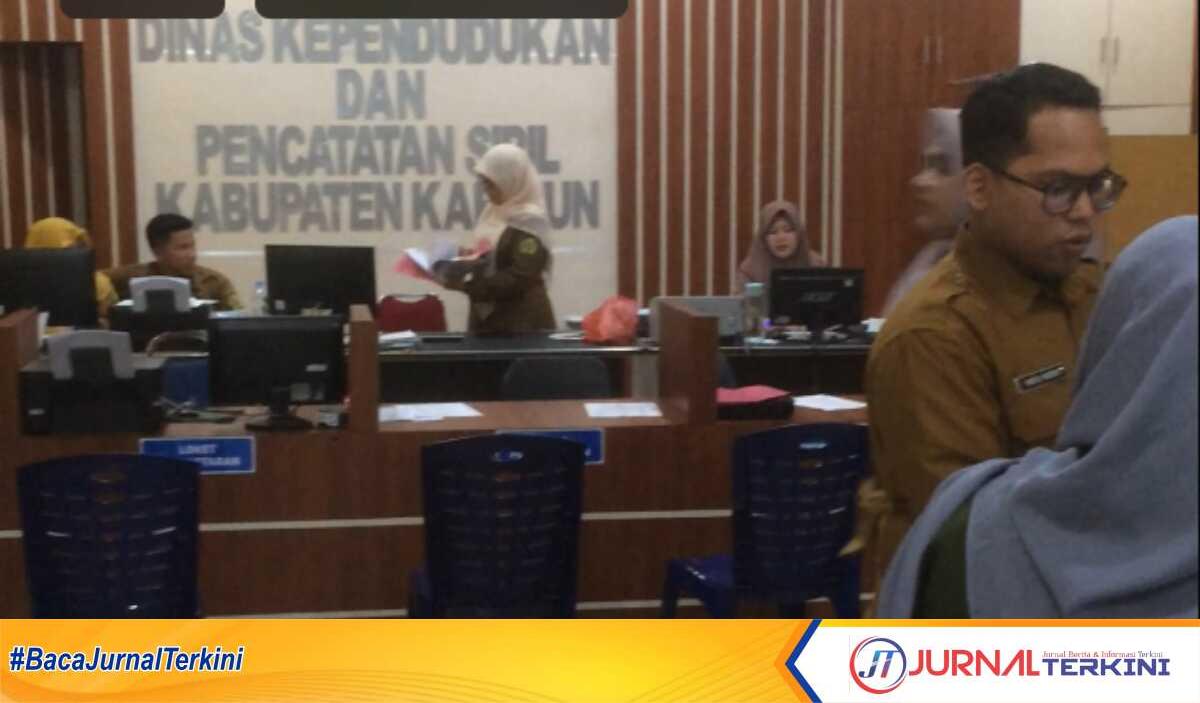 Layanan kependudukan dan catatan sipil di Kantor Disdukcapil Karimun (JurnalTerkini.id/yogi)