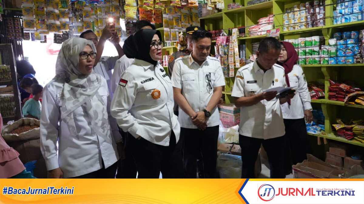 Pemerintah Kabupaten Penukal Abab Lematang Ilir (PALI) menggelar inspeksi mendadak atau sidak ke Pasar Baru Pendopo menjelang Hari Raya Idul Fitri 1445 H, Rabu (3/4/2024). (JurnalTerkini.id/alam budi kesuma)