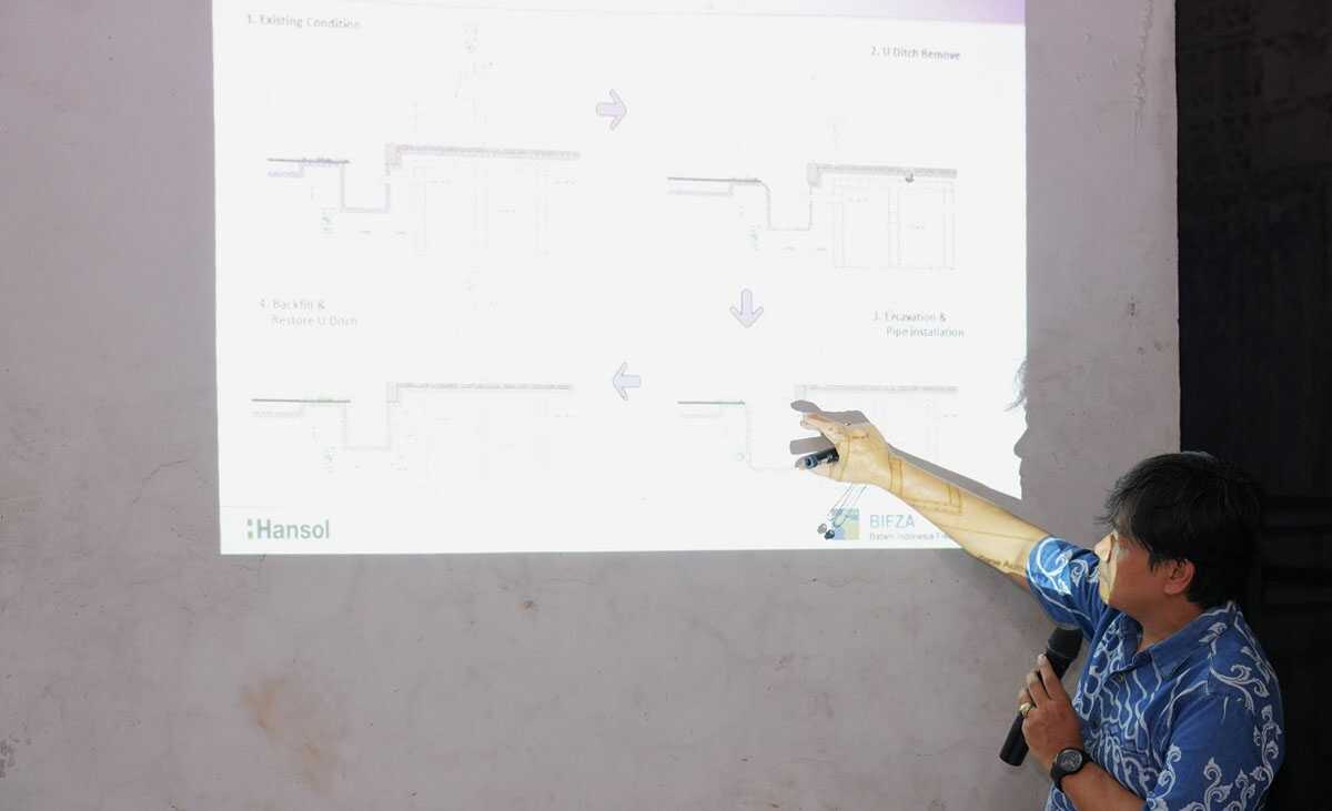 Pemaparan pekerjaan sambungan pipa Instalasi Pengolahan Air Limbah (IPAL) ke 11.000 rumah di Kecamatan Batam Kota. (foto: humas bp batam)