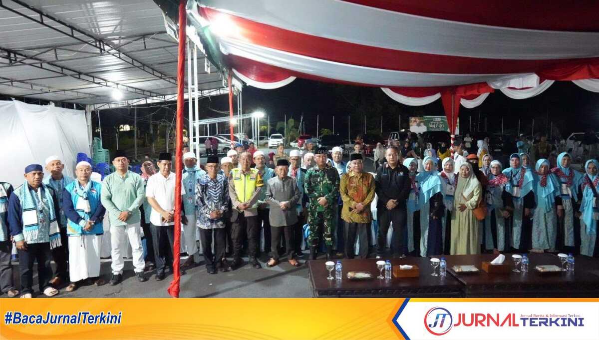 penyambutan jemaah umroh di pali Penyambutan kedatangan jamaah umroh di lapangan Kantor Bupati PALI, Jumat (19/4/2024). (JurnalTerkini.id/alam budi kesuma)