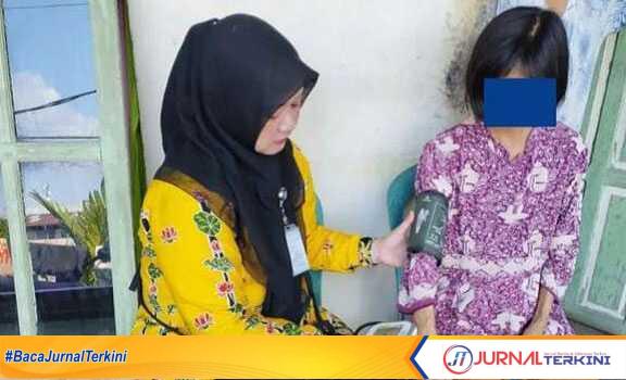 Puskesmas Gajah Mada Kabupaten Indragiri Hilir (Inhil) melakukan pendampingan dan pelayanan kesehatan Orang Dengan Gangguan Jiwa (ODGJ), Rabu (5/6/2024). (jurnalterkini.id/abdullah)