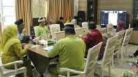 acara persiapan kegiatan sosialisasi Gerakan Pengukuran dan Intervensi Serentak Pencegahan Stunting Provinsi Riau melalui zoom meeting ini di Ruang Multimedia Diskomifo, komplek Kantor Bupati Inhil, Senin (10/06/2024). (jurnalterkini.id/abdullah)