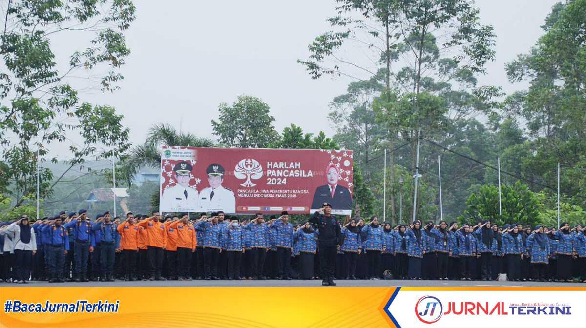Pemkab PALI Menggelar upacara peringatan Hari Lahir Pancasila di lapangan Kantor Bupati PALI yang dihadiri oleh berbagai elemen masyarakat di Kantor Bupati PALI, Sabtu (1/6/2024). (JurnalTerkini.id/alam budi kesuma)