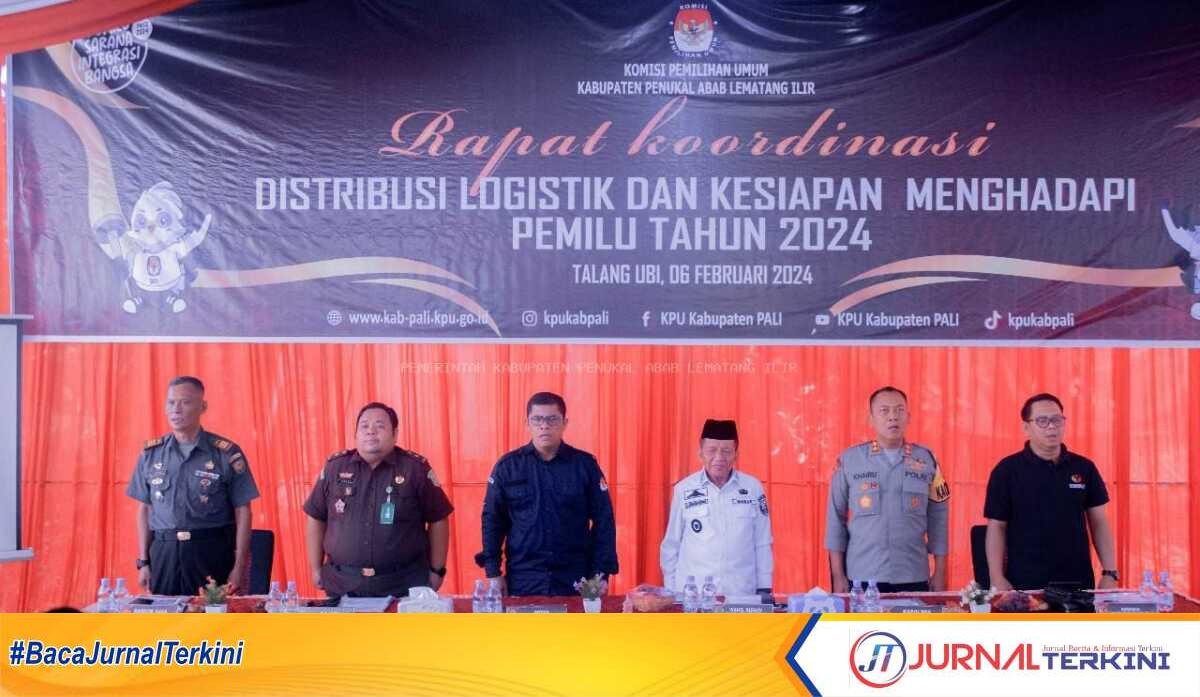 rapat koordinasi yang berperan dalam menjamin distribusi Logistik yang aman dan memastikan kesigapan menjelang Pemilu 2024 diselenggarakan oleh Komisi Pemilihan Umum (KPU) Kabupaten Penukal Abab Lematang Ilir (PALI), Selasa (6/2/2024). (JurnalTerkini.id/alam budi kesuma)
