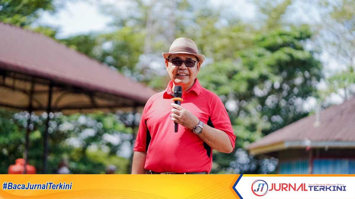 Bupati Solok Epiyardi Asda menyampaikan sambutannya Peningkatan Kapasitas ASN Pengelola Kepegawaian dan Non-ASN.Minggu (11/08/2024). (Jurnalterkini.id/Diona Arvoni)