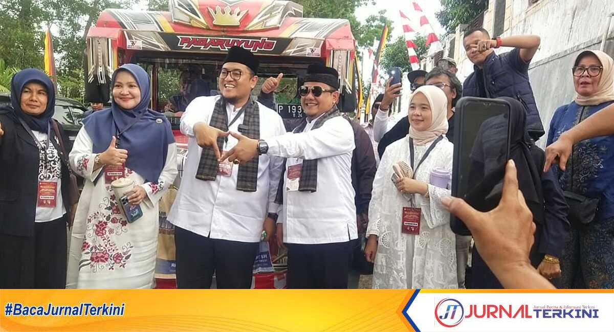 Richi Aprian-Donny Karsont Pilkada Tanah Datar-1 Richi Aprian-Donny Karsont Resmi mendaftar Cabup-cawabup di KPU Tanah Daftar, Kamis (29/08/2024).(Foto jurnalterkini.id/dionaarvoni)