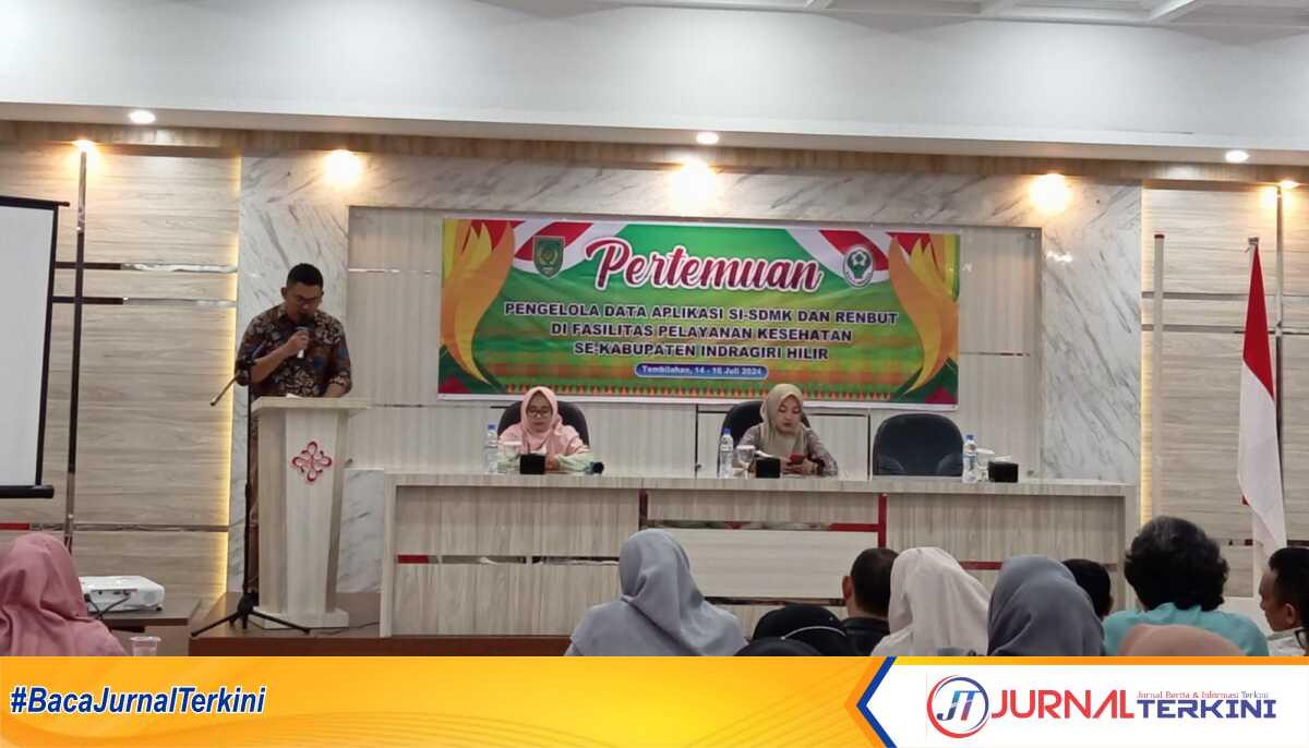 Dinas Kesehatan Kabupaten Indragiri Hilir (Dinkes Inhil) menggelar pertemuan pengelolaan data aplikasi Sistem Informasi Sumber Daya Manusia Kesehatan (SI-SDMK) dan RENBUT di fasilitas pelayanan kesehatan se-Kabupaten Indragiri Hilir, Minggu (14/07/2024). (JurnalTerkini.id/Abdullah)