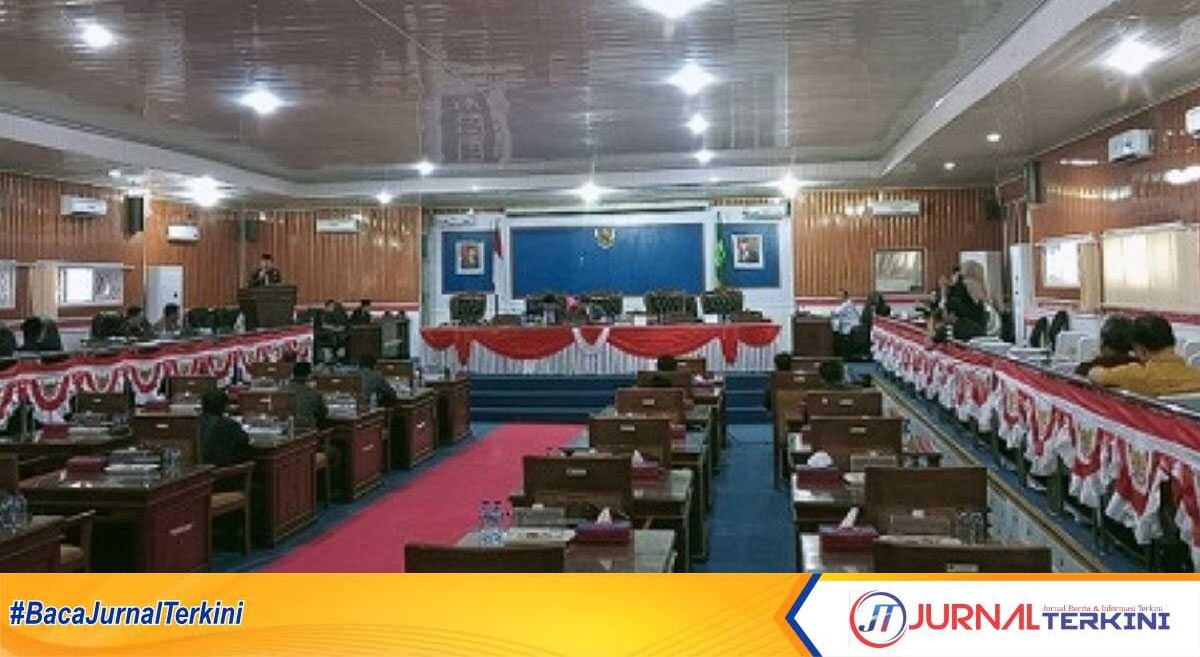 Dewan Perwakilan Rakyat Daerah (DPRD) Kabupaten Empat Lawang mengadakan rapat paripurna pada Rabu (24/7/2024), dengan agenda mendengarkan laporan dari Badan Anggaran (Banggar) dan laporan dari Panitia Khusus (Pansus) terkait pelaksanaan APBD 2023. (jurnalterkini.id/alam budi kesuma)