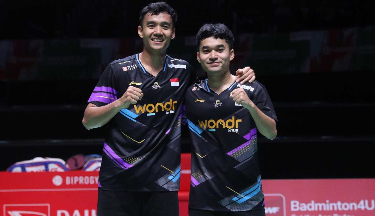 leo-bagas di japan open 2024 Ganda putra Indonesia, Bagas Maulana/Leo Rolly Carnando usai mengalahkan ganda senegara, Sabar Karyaman Gutama/Moh Reza Pahlevi Isfahani di babak 16 besar Japan Open 2024 di Yokohama Arena, Yokohama Kanagawa, Jepang, Rabu (22/8/2024). (foto: pbsi)