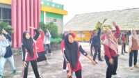 Dinas Kesehatan Kabupaten Indragiri Hilir (Dinkes Inhil) melakukan pembinaan fisik bagi Pegawai di lingkungan Dinas Kesehatan Kabupaten Indragiri Hilir, Kamis, (25/07/2024) pagi. (jurnalterkini.id/abdullah)