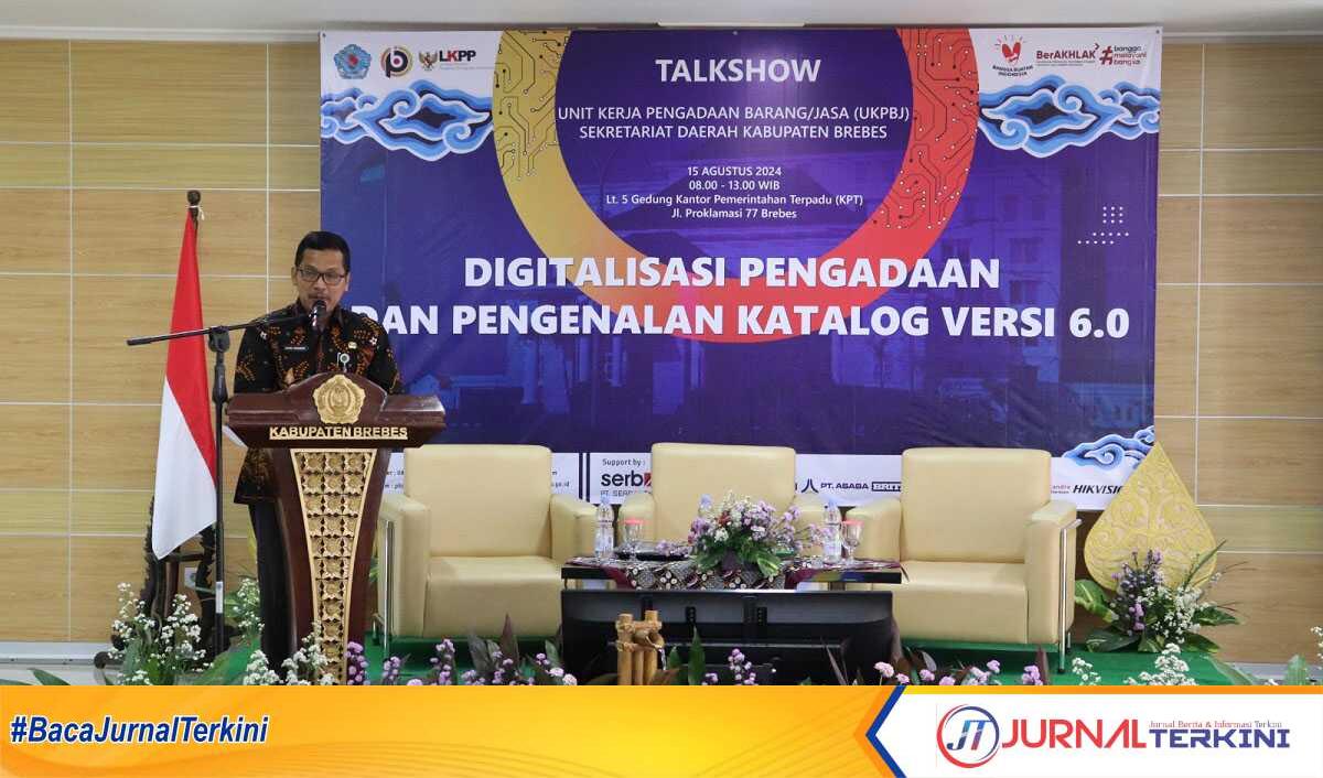Sekda Brebes memberikan pemaparan di aula gedung KPT lantai 5,Kamis 15/08/2024 (Foto: Humas Brebes)