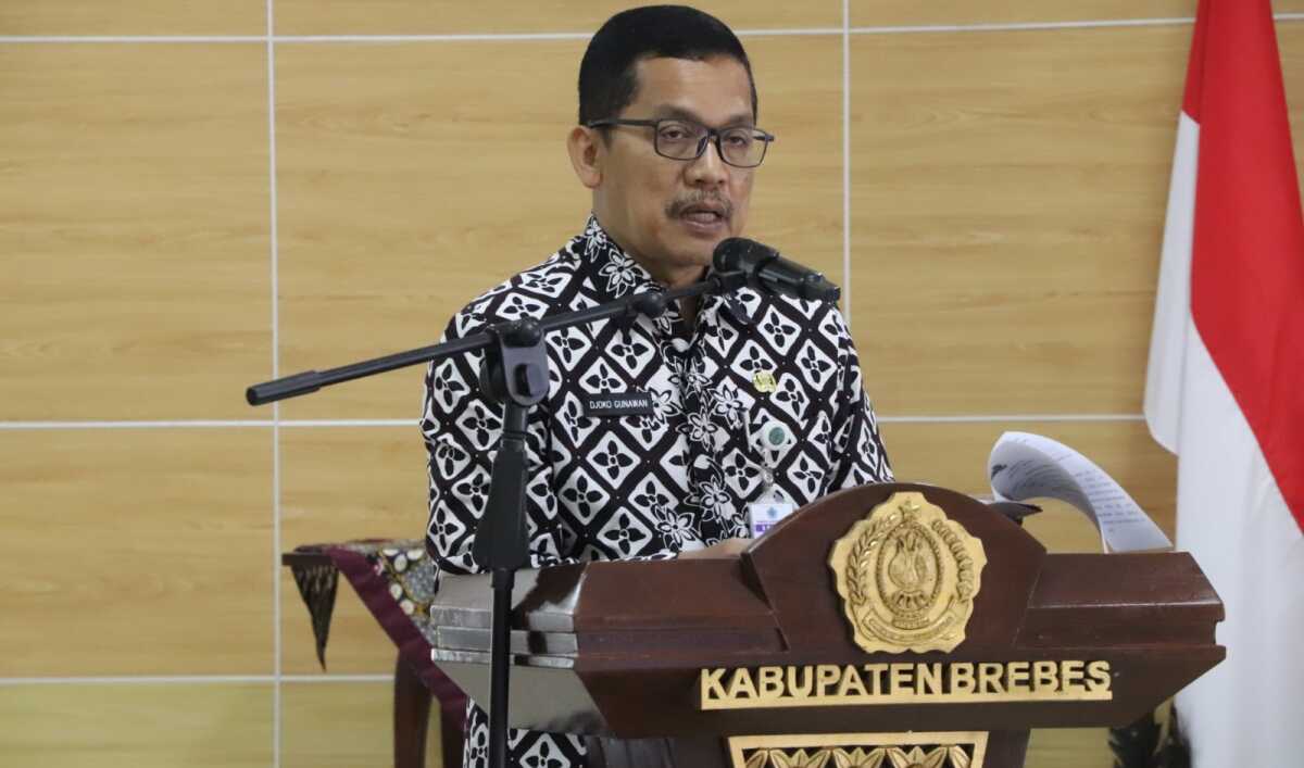 sekda brebes Sekda Brebes saat memberikan sambutan di Aula lantai 5 gedung KPT Brebes, Selasa (13/08/2024). Foto: Humas Brebes)