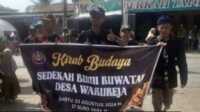 selamatan bumi desa warureja Kepala Desa Tedi Sunaryo Saat acara Kirab Budaya di acara Sedekah Bumi, Sabtu (3/8/2024). (foto: JurnalTerkini.id/Supriyadi)