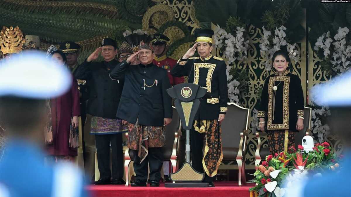 upacara hut ri di ikn Presiden Joko Widodo mempimpin Upacara Peringatan Detik-Detik Proklamasi dalam rangka Hari Ulang Tahun Ke-79 Kemerdekaan RI di halaman Istana Negara, IKN, 17 Agustus 2024. (Foto: BPMI Setpres/Vico)