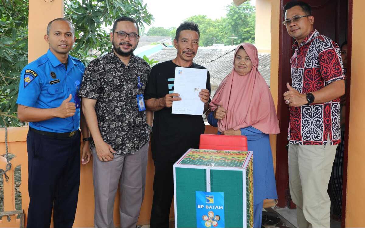 warga rempang pindah ke hunian di Tanjung Banon Satu keluarga terdampak pembangunan Rempang Eco-City bergeser ke hunian sementara, Minggu (24/8/2024). (Foto: humasbpbatam)