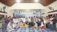 Jajaran pengurus dan anggota Himpunan Keluarga Solok dan Sekitarnya (HKSS) Kabupaten Karimun berpose usai pertemuan bulanan di gedung PKSB, Tanjung Balai Karimun, Sabtu (28/9/2024). (jurnalterkini.id/edy kencana)