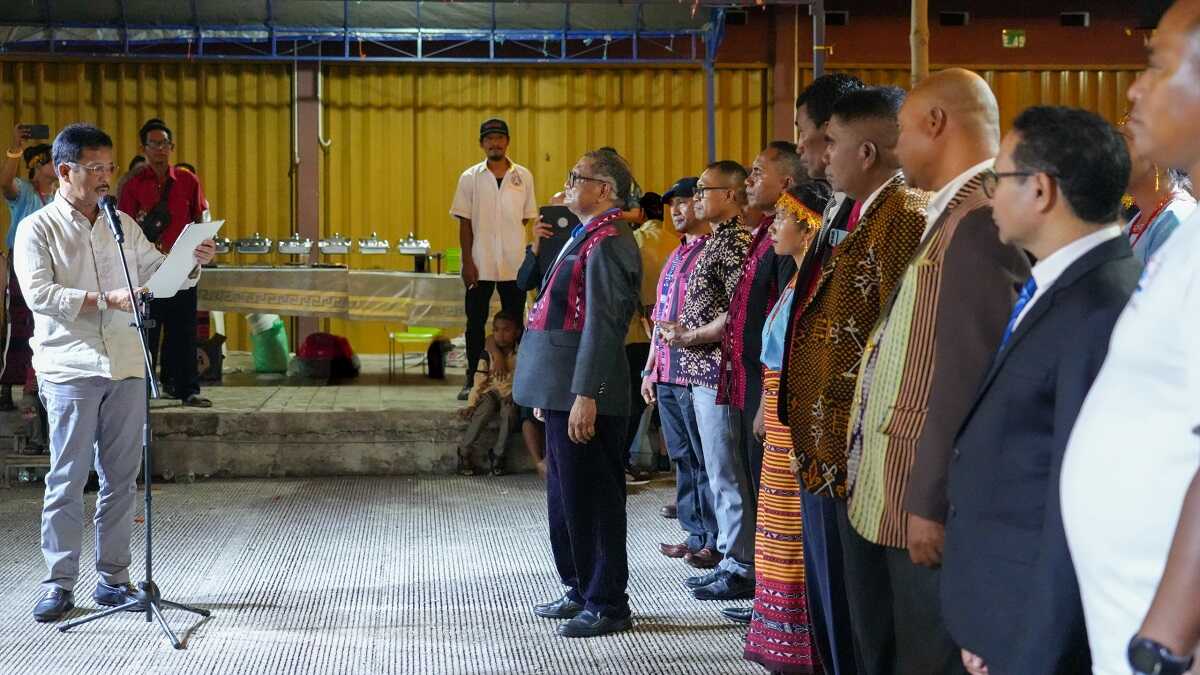 rudi lantik pengurus ikabero kota batam Kepala Badan Pengusahaan (BP) Batam, Muhammad Rudi mengukuhkan Pengurus Ikatan Keluarga Besar Rokatenda (IKABERO) Batam periode 2024-2027 di Komplek Ruko Cipta Grand City, Batu Aji, Sabtu (14/9/2024). (foto: humasbpbatam)