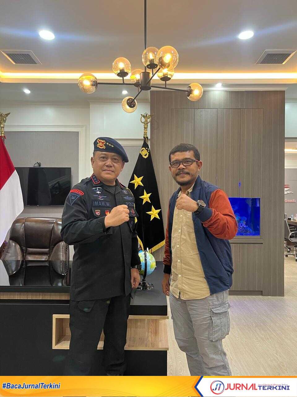 Keterangan Poto : Ketua Umum Ikatan Wartawan Online Teuku Yudhistira bersama Dankor Brimob Komjen Pol Drs Imam Widodo, M.Han