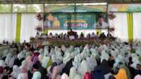 Tabligh Akbar di desa Keritang Ribuan masyarakat menghadiri Tabligh Akbar dalam rangka memperingati Maulid Nabi Muhammad SAW di Desa Kuala Keritang, Kecamatan Keritang, Inhil, Selasa (8/10/2024). (JurnalTerkini.id/Abdullah)