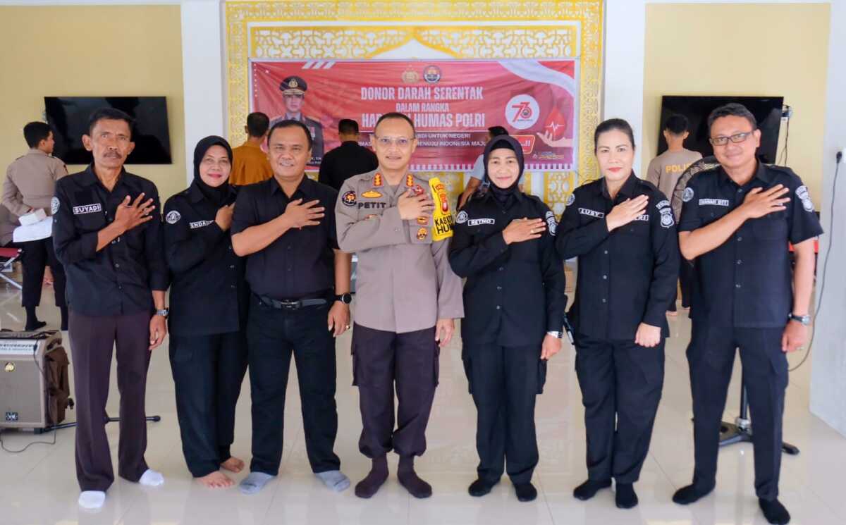 Kabid Humas Polda Kalbar Kombes Pol Raden Petit Wijaya mengatakan kegiatan donor darah ini, Polda Kalbar menargetkan sebanyak 300 pendonor pada tingkat Polda,29/10/2024,(foto: Bidhumas Polda Kalbar)