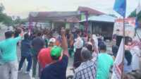 Ratusan warga Bangkinang antusias ikuti kampanye Paslon Yusri-Rinto, Selasa (8/10/2024). (JurnalTerkini.id/Canggih)