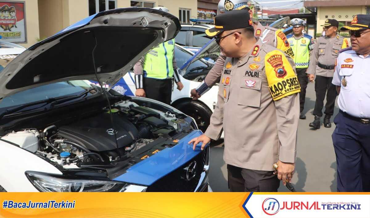 Kapolres Tegal Kota Cek Kendaraan Patroli, Usai Apel Operasi Zebra Candi, Senin 14/10/2024 di Halaman Polres Tegal Kota (Foto: jurnalterkini.id/Supriyadi)