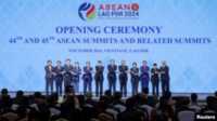 ktt Asean di laos Para pemimpin negara-negara ASEAN berpose bersama pada pembukaan KTT ASEAN di Vientiane, Laos hari Rabu (9/10/2024). (REUTERS)
