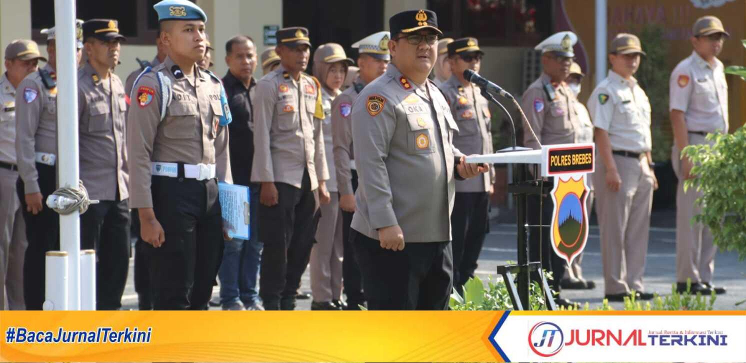Polres Brebes Oka Mahendra saat Pimpin Apel pagi jelang Pilkada, Rabu 20/11/2024 di Halaman Mapolresta Brebes. (Foto: Humas Polres Brebes)