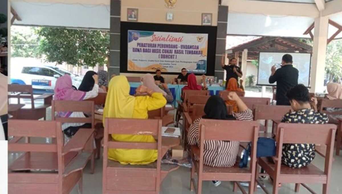 Sosialisasi dbhcht di tegal Sosialisasi Perundang-Undangan DBHCHT, di Kecamatan Dukuhturi, Selasa (16/07/2024). (Foto: Tim)